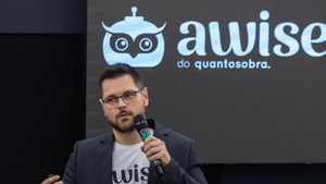 CEO da Awise QuantoSobra, Stéfano Willig apresentando tendências de gestão no Bora Varejo
